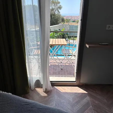 Elia Alacati Çeşme